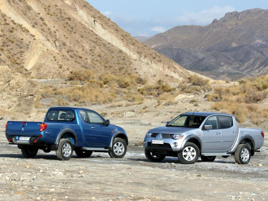  Mitsubishi L200 Double Cab 2006 года  (фото 6 из 10)